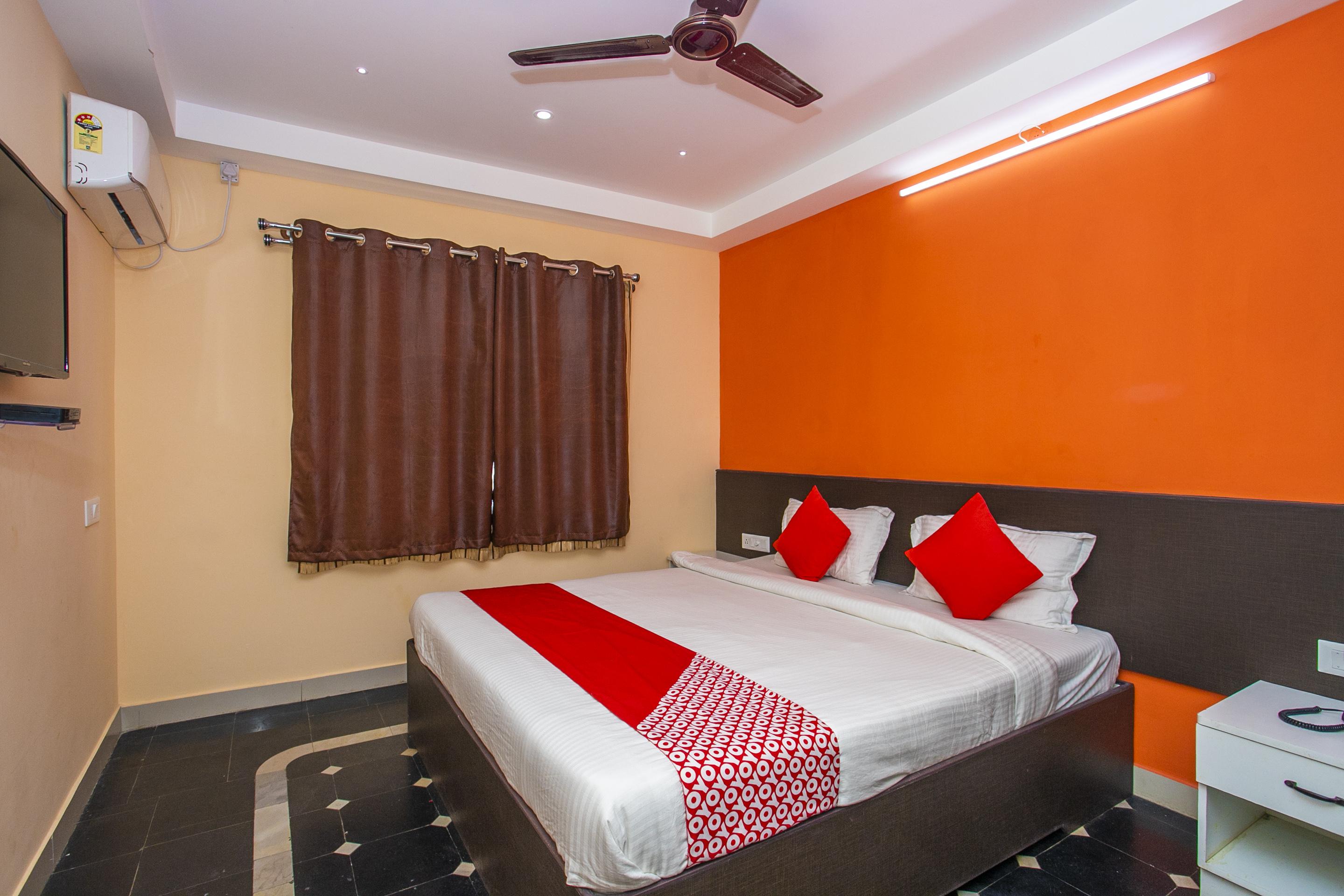 Oyo 22837 Chairmen'S Hotel Bangalore Ngoại thất bức ảnh
