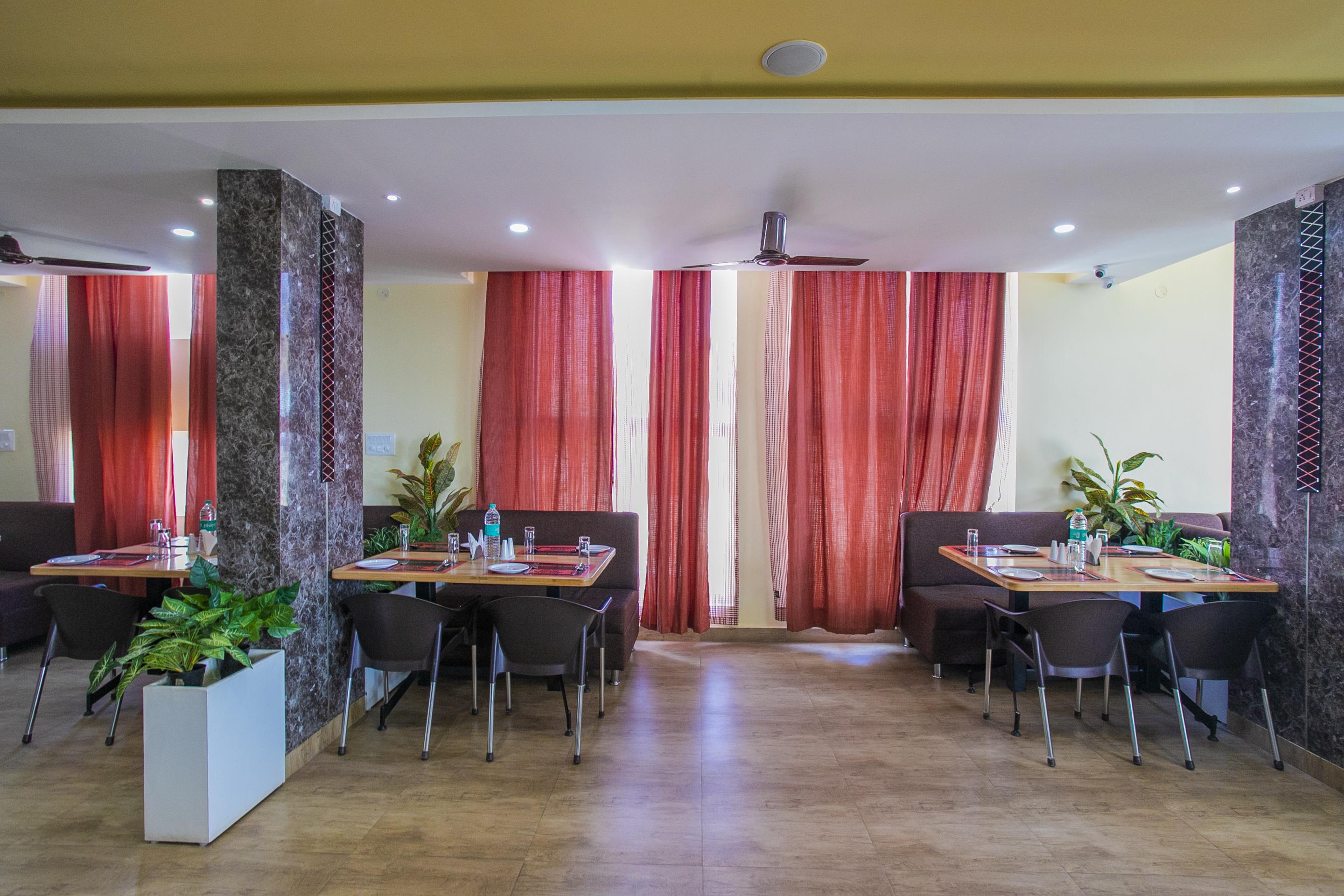 Oyo 22837 Chairmen'S Hotel Bangalore Ngoại thất bức ảnh
