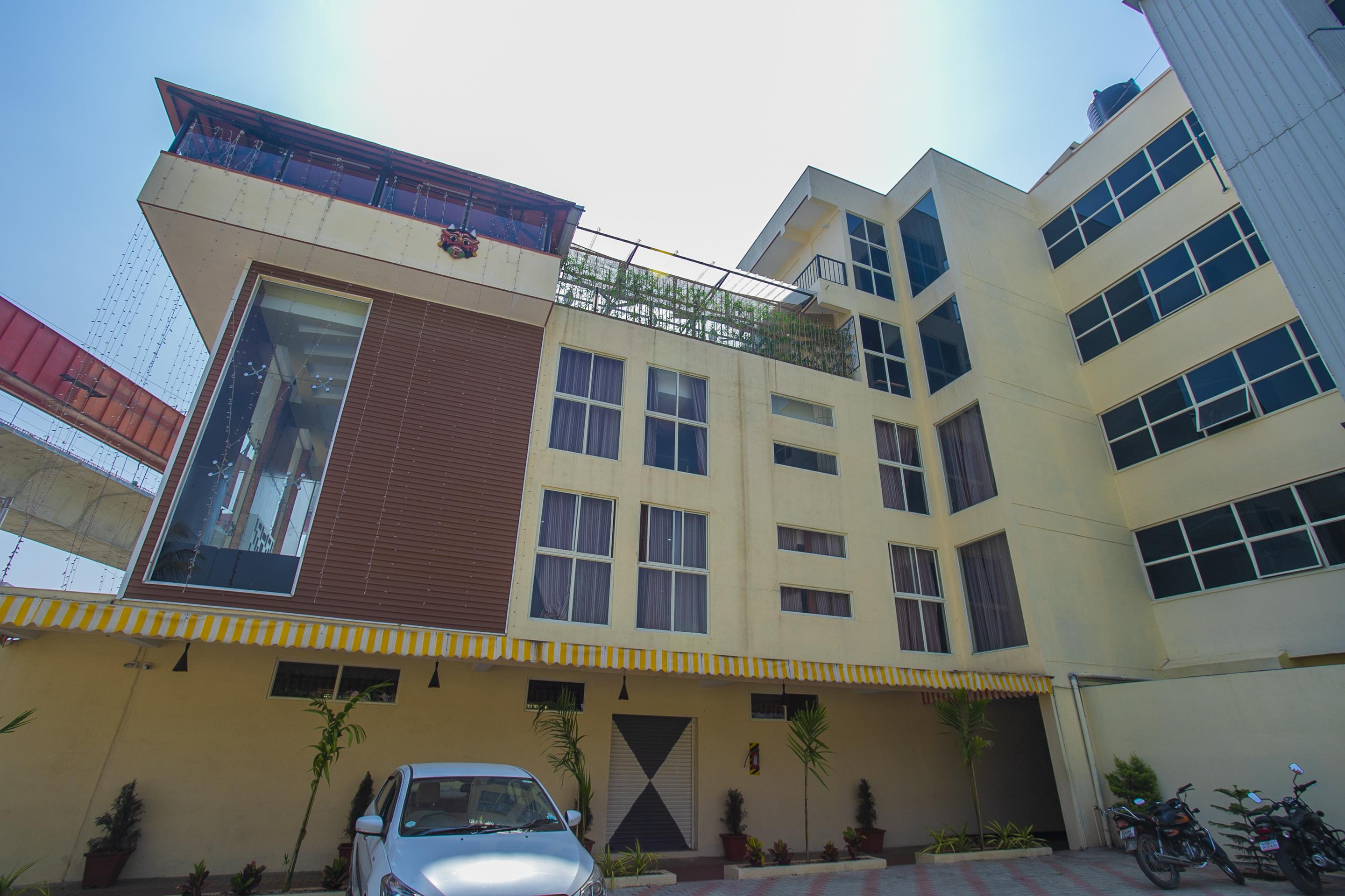 Oyo 22837 Chairmen'S Hotel Bangalore Ngoại thất bức ảnh