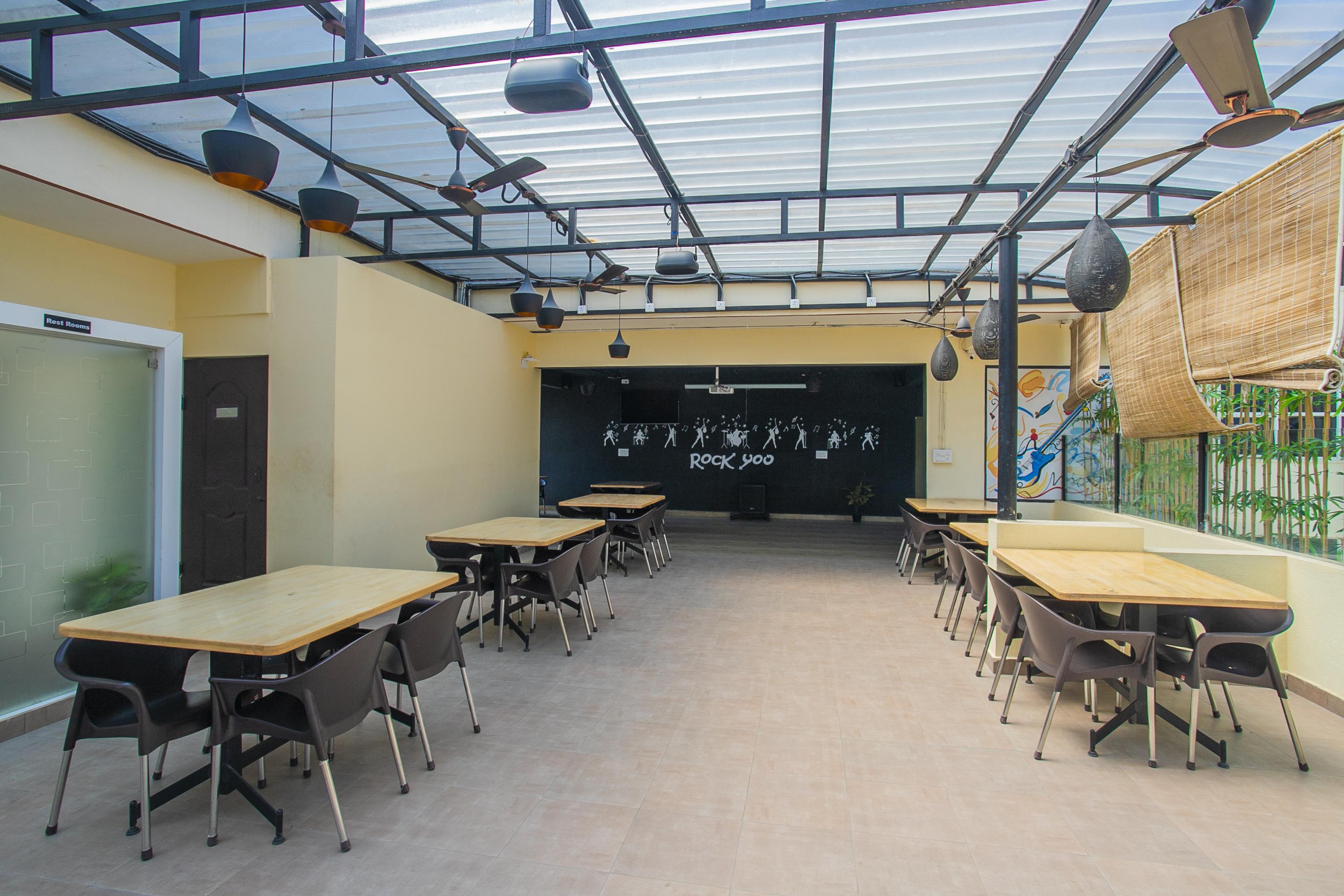 Oyo 22837 Chairmen'S Hotel Bangalore Ngoại thất bức ảnh