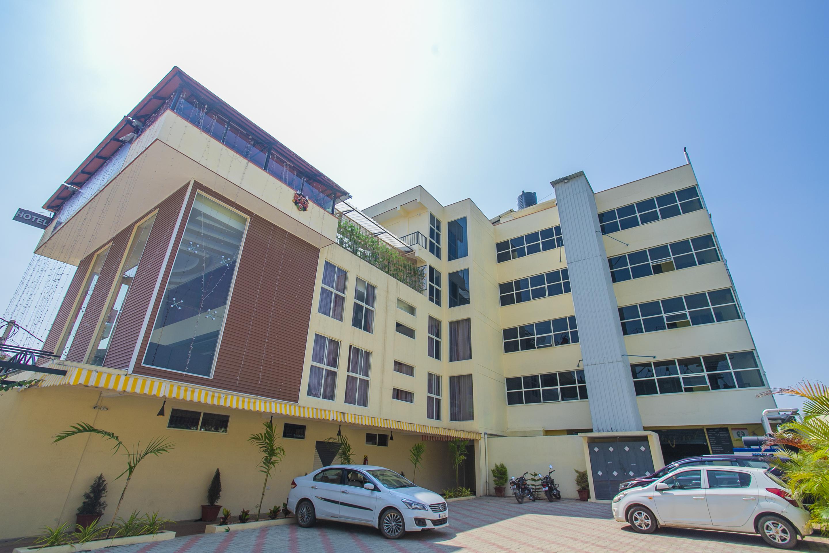Oyo 22837 Chairmen'S Hotel Bangalore Ngoại thất bức ảnh