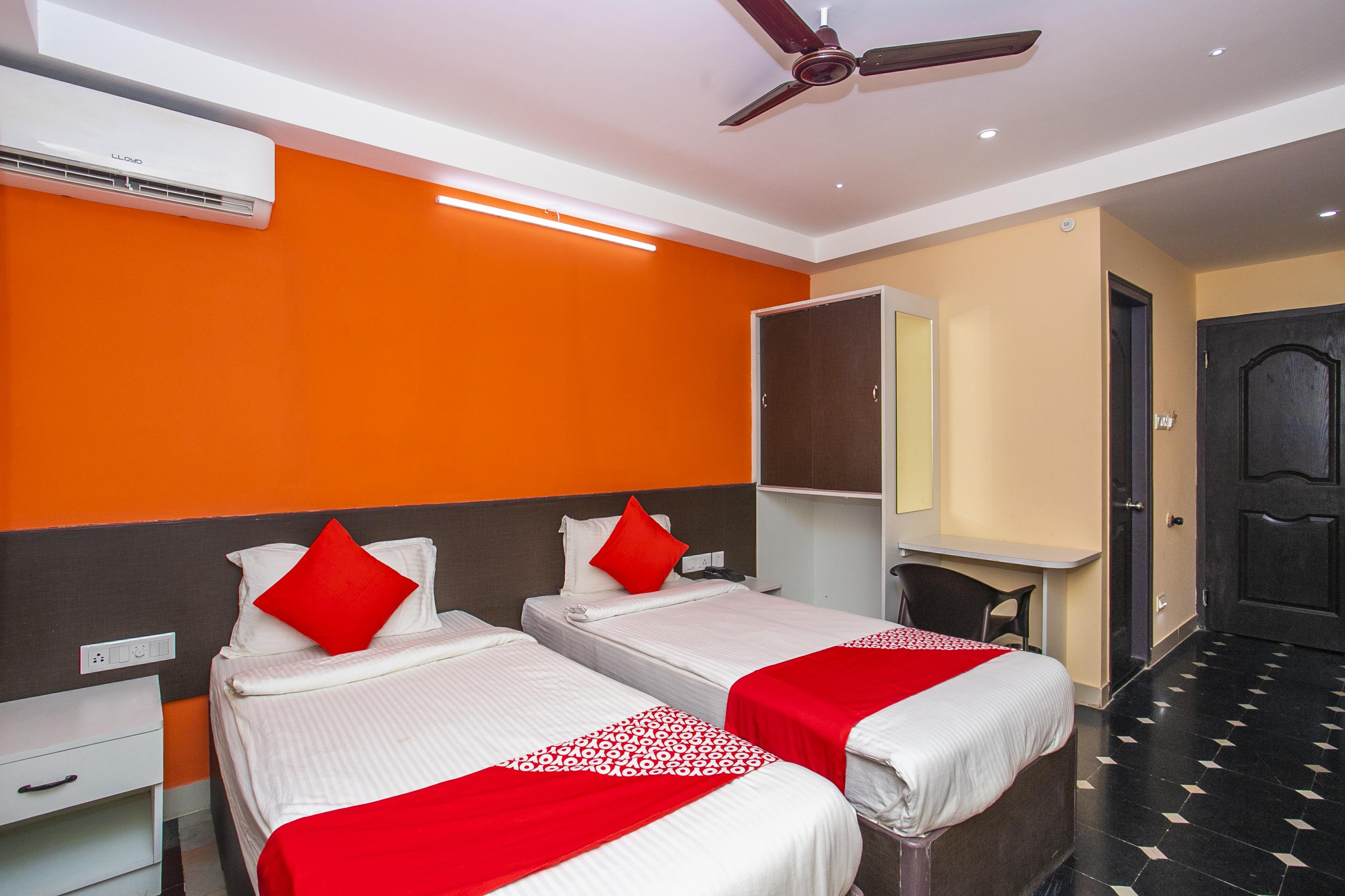 Oyo 22837 Chairmen'S Hotel Bangalore Ngoại thất bức ảnh
