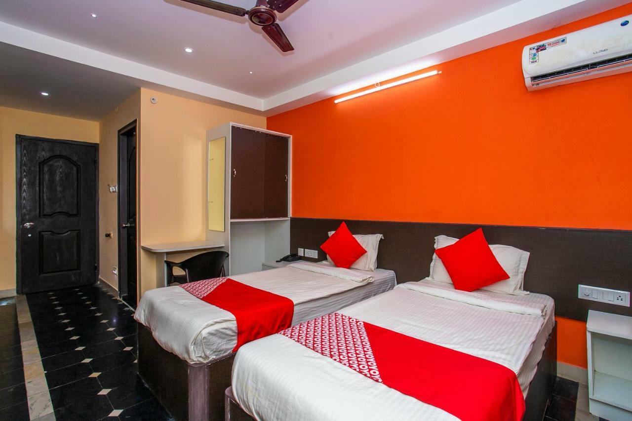 Oyo 22837 Chairmen'S Hotel Bangalore Ngoại thất bức ảnh