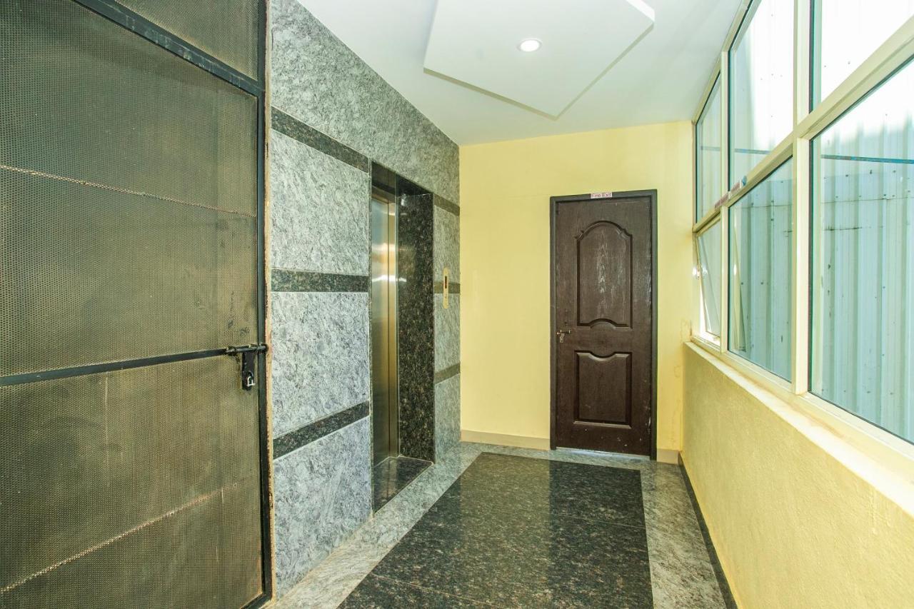 Oyo 22837 Chairmen'S Hotel Bangalore Ngoại thất bức ảnh