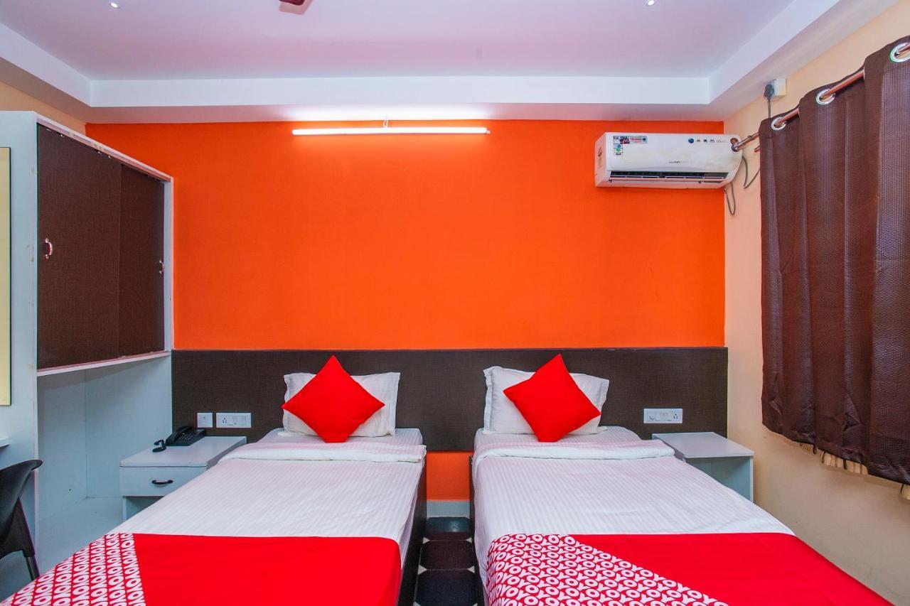 Oyo 22837 Chairmen'S Hotel Bangalore Ngoại thất bức ảnh